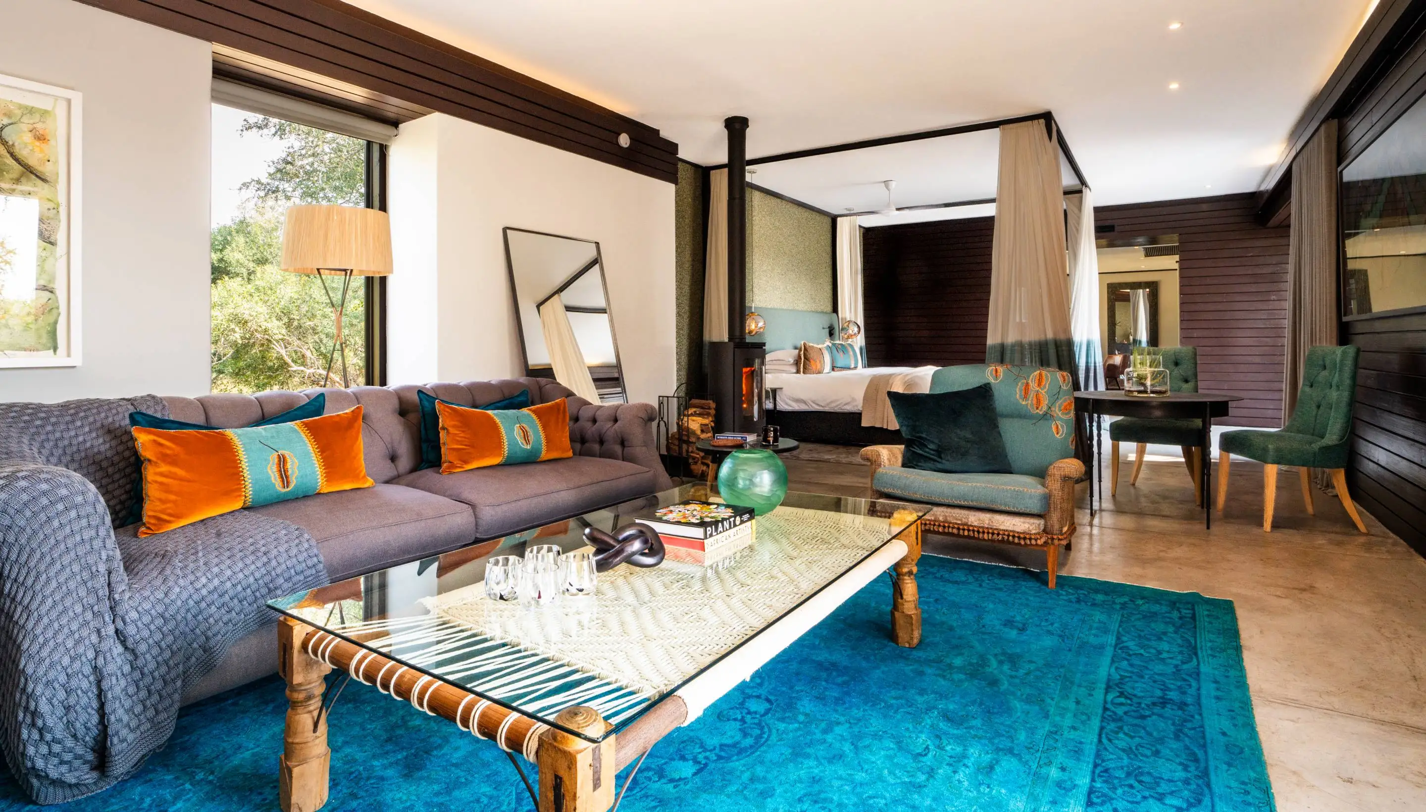 Kierie Klapper
Suite
